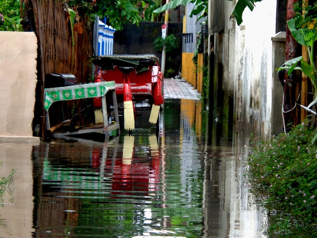 Kajian Riset: Evaluasi Kebijakan Penanganan Banjir di Kabupaten Bekasi (2020-2023)